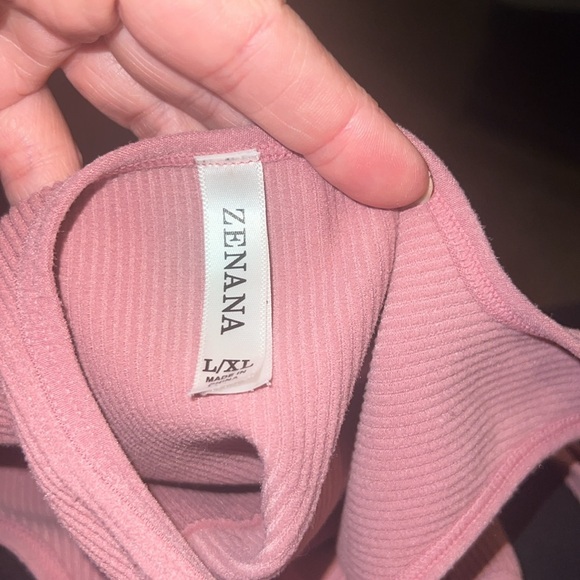 Zenana mauve ribbed cropped tank/ bra. Size L/Lg boutique brand size down - Picture 3 of 3